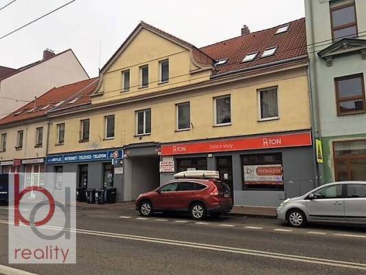 Nabízíme pronájem obchodních prostor  na Rudolfovské třídě v Českých Budějovicích