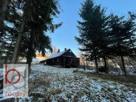 Nabízíme k prodeji chatu na polosamotě v obci Kratušín